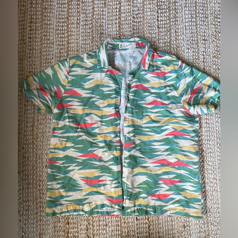 Palava short sleeve shirt.